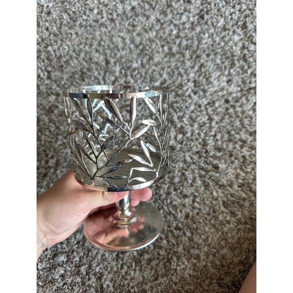 Bath & Body Works Silver Pedestal Candle Holder Leaf‎ Decor Home Decor - Picture 2 of 5